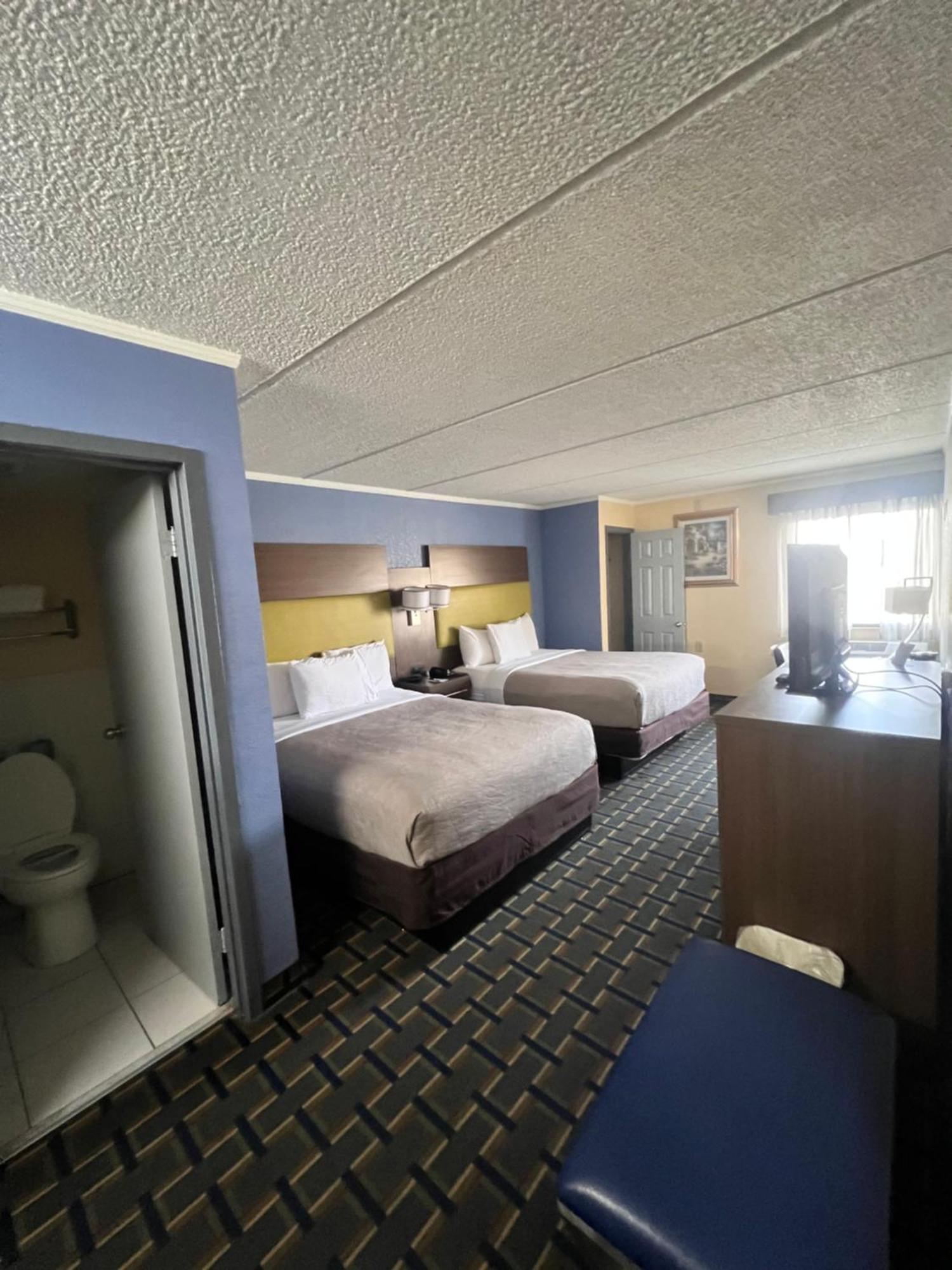 Quality Inn & Suites Near Six Flags East Atlanta Exterior foto
